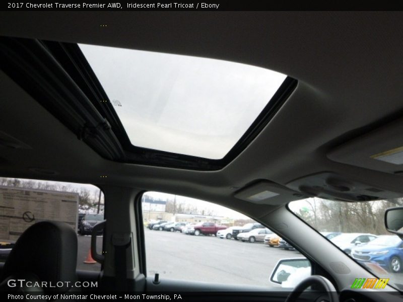 Iridescent Pearl Tricoat / Ebony 2017 Chevrolet Traverse Premier AWD