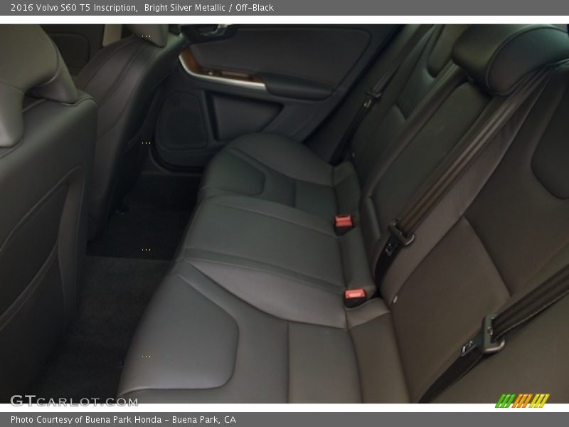 Bright Silver Metallic / Off-Black 2016 Volvo S60 T5 Inscription