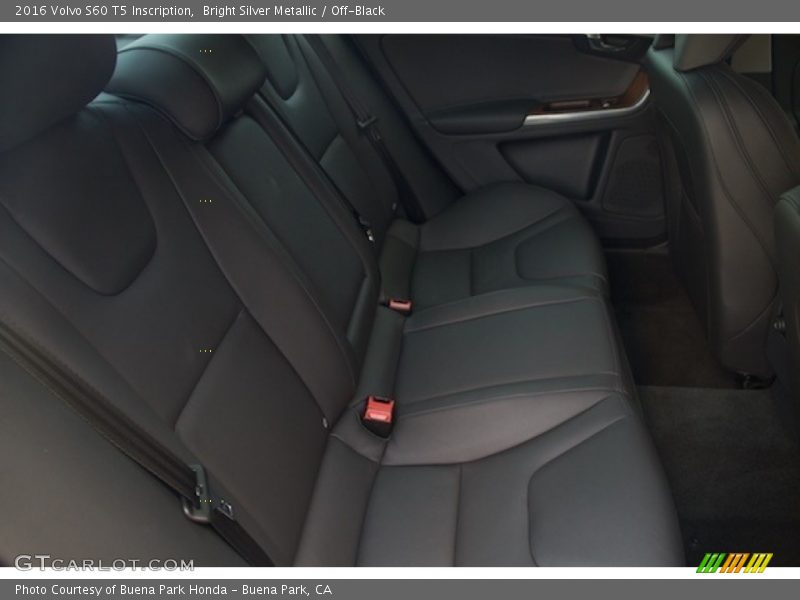 Bright Silver Metallic / Off-Black 2016 Volvo S60 T5 Inscription