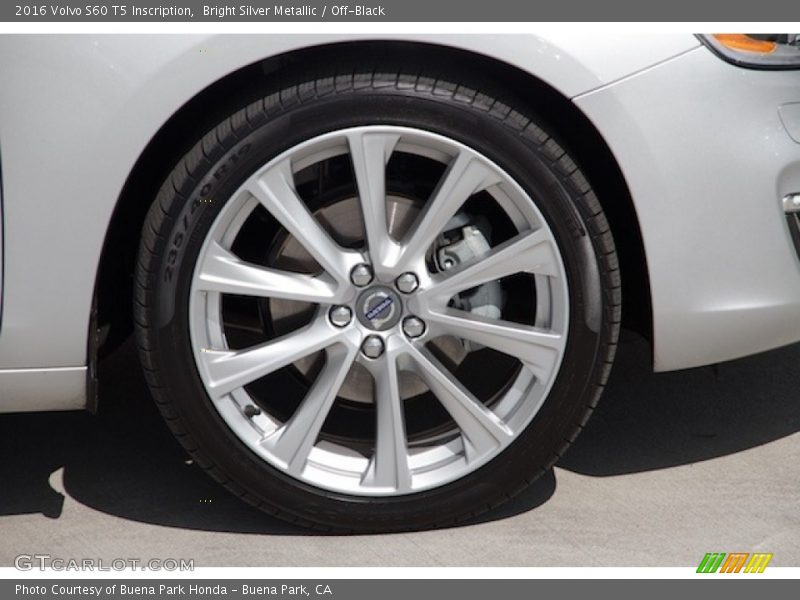 Bright Silver Metallic / Off-Black 2016 Volvo S60 T5 Inscription
