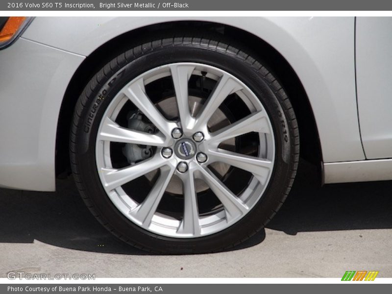Bright Silver Metallic / Off-Black 2016 Volvo S60 T5 Inscription