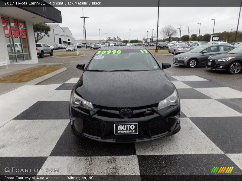 Midnight Black Metallic / Black 2017 Toyota Camry SE