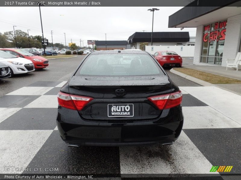 Midnight Black Metallic / Black 2017 Toyota Camry SE