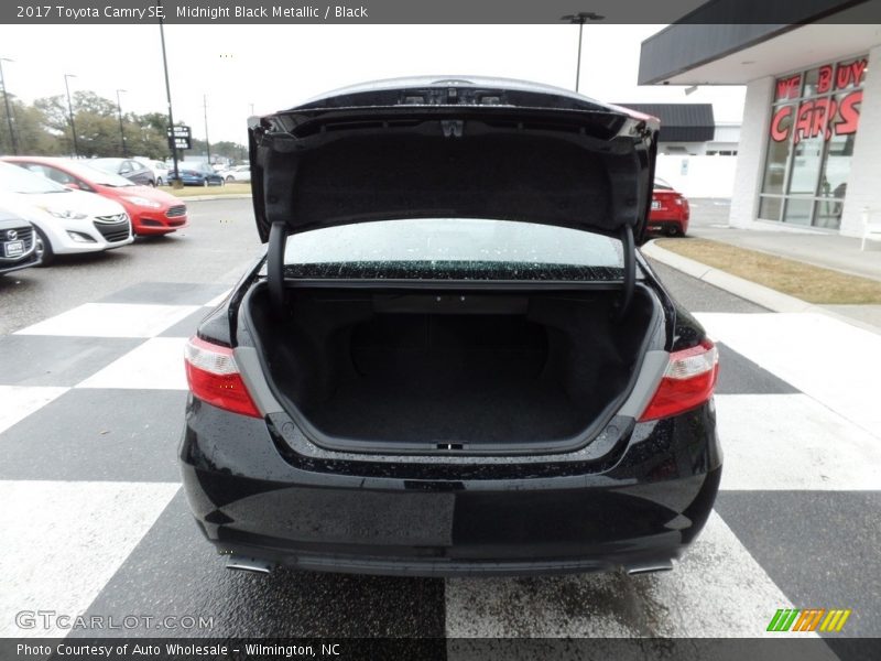 Midnight Black Metallic / Black 2017 Toyota Camry SE