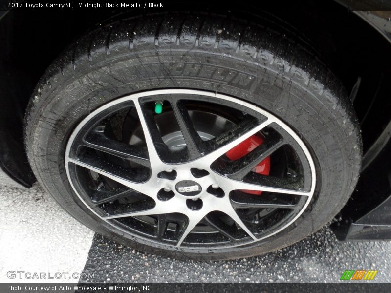 Midnight Black Metallic / Black 2017 Toyota Camry SE