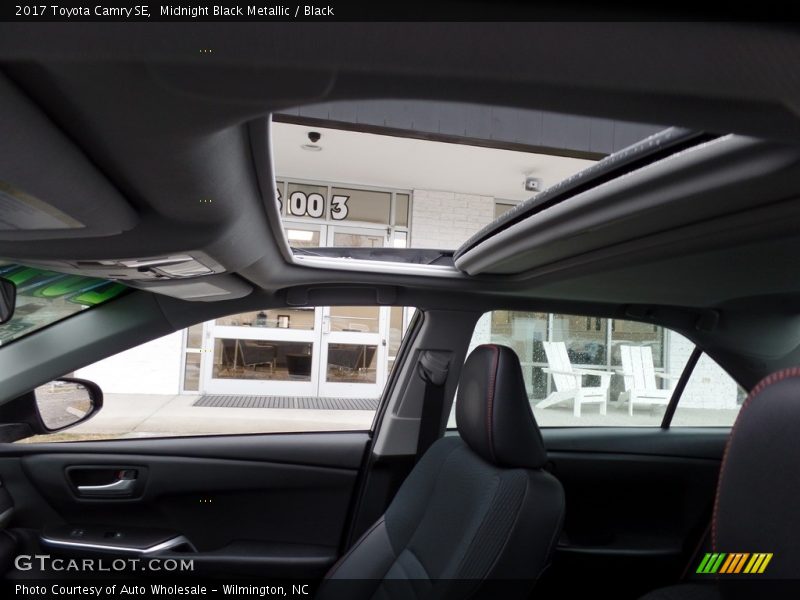 Midnight Black Metallic / Black 2017 Toyota Camry SE