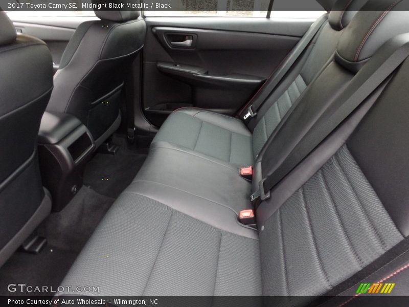 Midnight Black Metallic / Black 2017 Toyota Camry SE