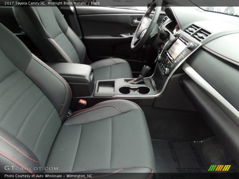 Midnight Black Metallic / Black 2017 Toyota Camry SE