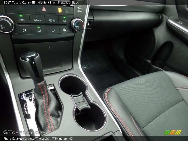 Midnight Black Metallic / Black 2017 Toyota Camry SE