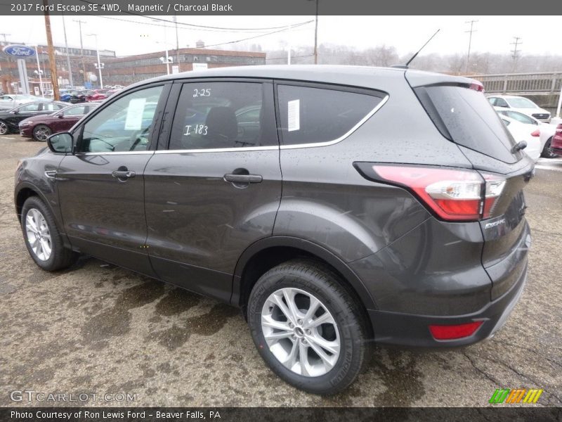 Magnetic / Charcoal Black 2017 Ford Escape SE 4WD