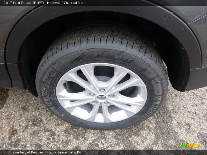 Magnetic / Charcoal Black 2017 Ford Escape SE 4WD
