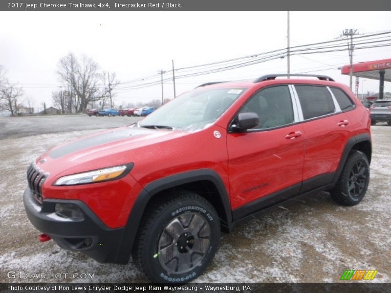 Firecracker Red / Black 2017 Jeep Cherokee Trailhawk 4x4
