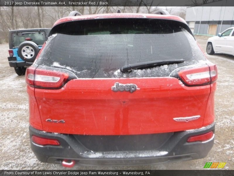 Firecracker Red / Black 2017 Jeep Cherokee Trailhawk 4x4