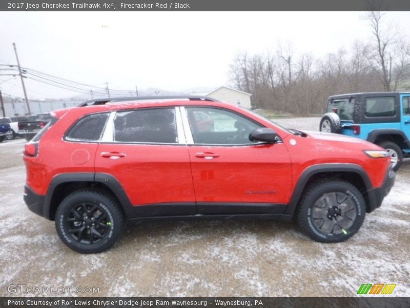Firecracker Red / Black 2017 Jeep Cherokee Trailhawk 4x4