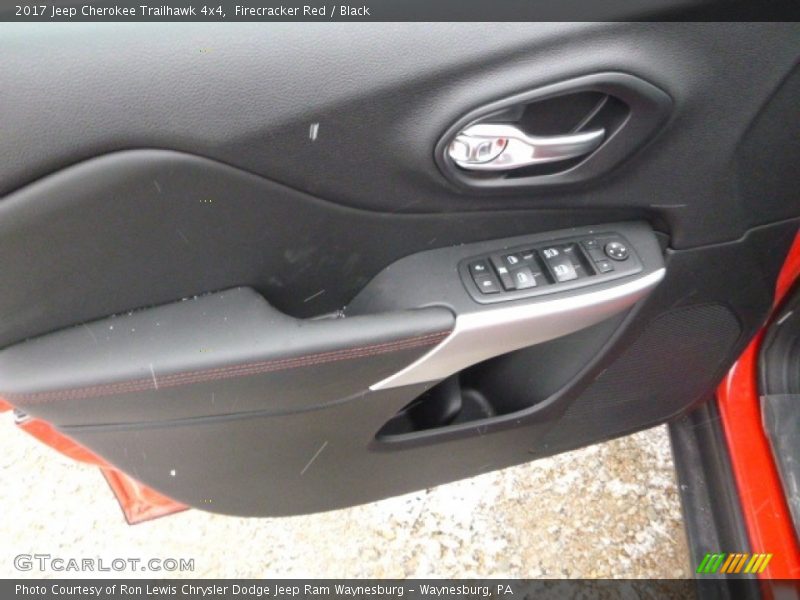 Firecracker Red / Black 2017 Jeep Cherokee Trailhawk 4x4