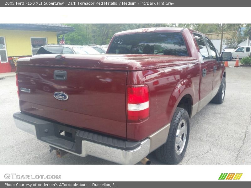 Dark Toreador Red Metallic / Medium Flint/Dark Flint Grey 2005 Ford F150 XLT SuperCrew