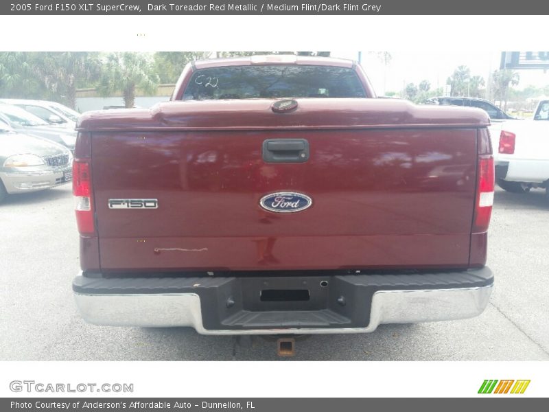 Dark Toreador Red Metallic / Medium Flint/Dark Flint Grey 2005 Ford F150 XLT SuperCrew
