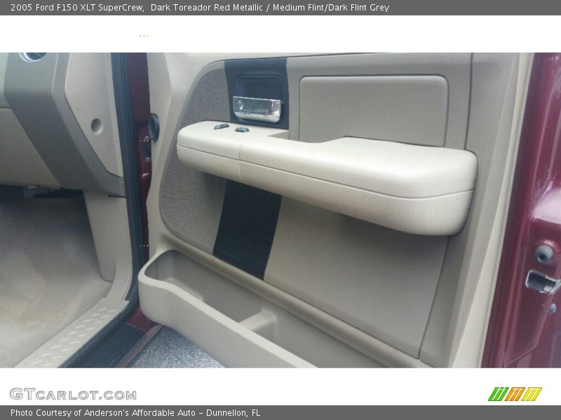 Dark Toreador Red Metallic / Medium Flint/Dark Flint Grey 2005 Ford F150 XLT SuperCrew