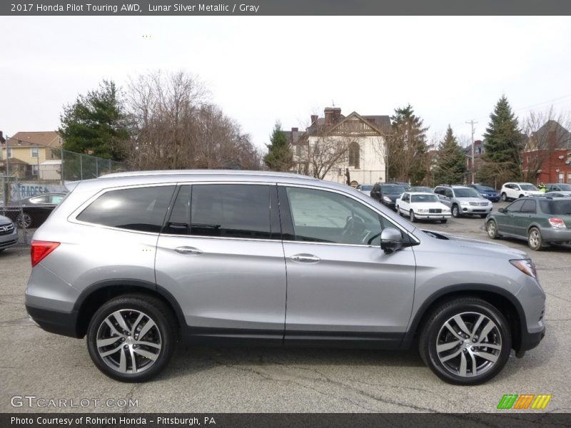 Lunar Silver Metallic / Gray 2017 Honda Pilot Touring AWD