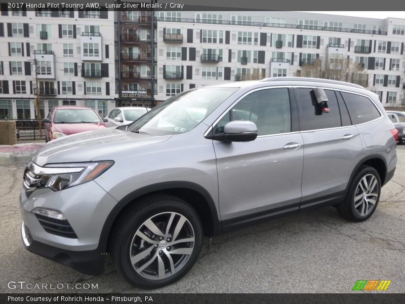 Lunar Silver Metallic / Gray 2017 Honda Pilot Touring AWD