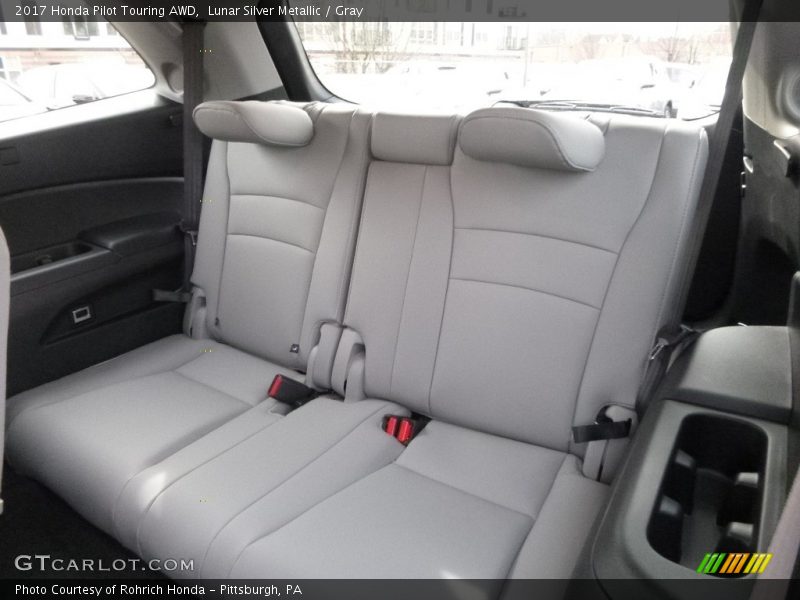 Lunar Silver Metallic / Gray 2017 Honda Pilot Touring AWD