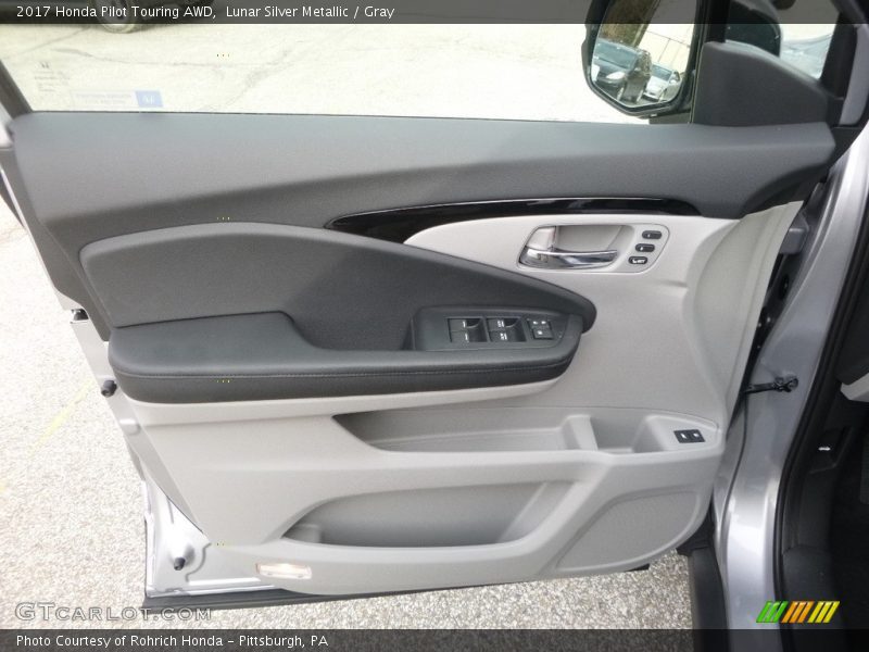 Lunar Silver Metallic / Gray 2017 Honda Pilot Touring AWD