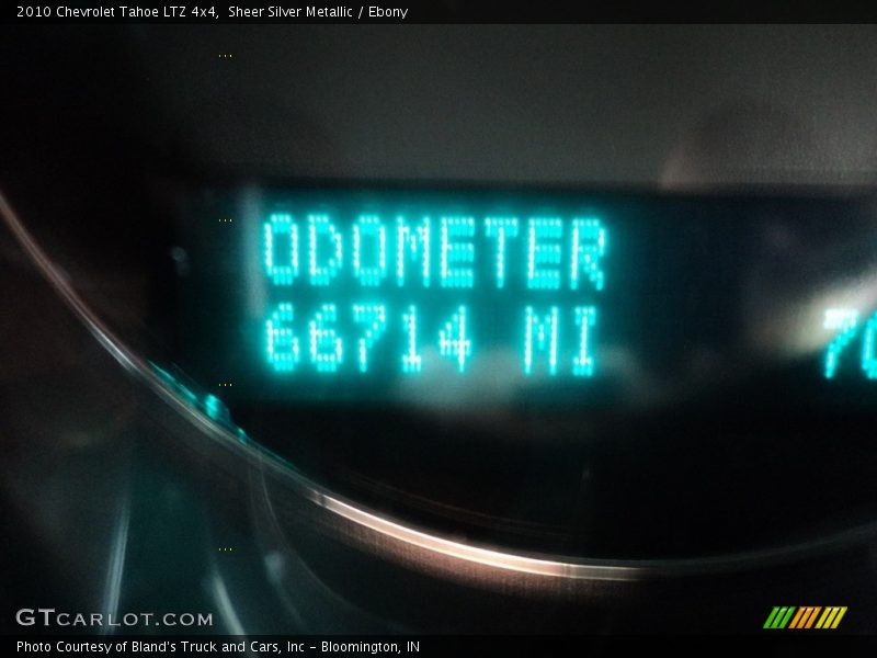 Sheer Silver Metallic / Ebony 2010 Chevrolet Tahoe LTZ 4x4