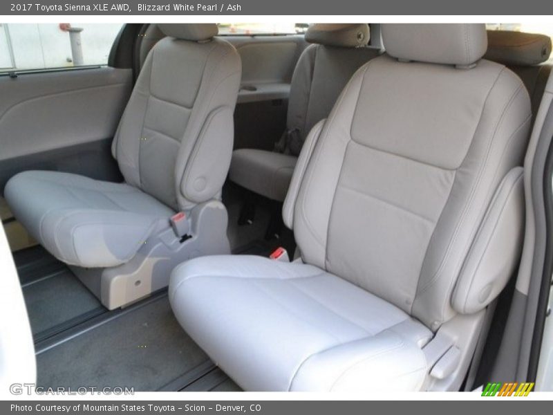 Blizzard White Pearl / Ash 2017 Toyota Sienna XLE AWD