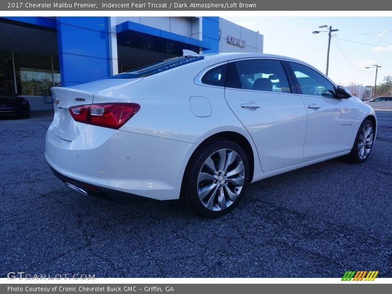 Iridescent Pearl Tricoat / Dark Atmosphere/Loft Brown 2017 Chevrolet Malibu Premier