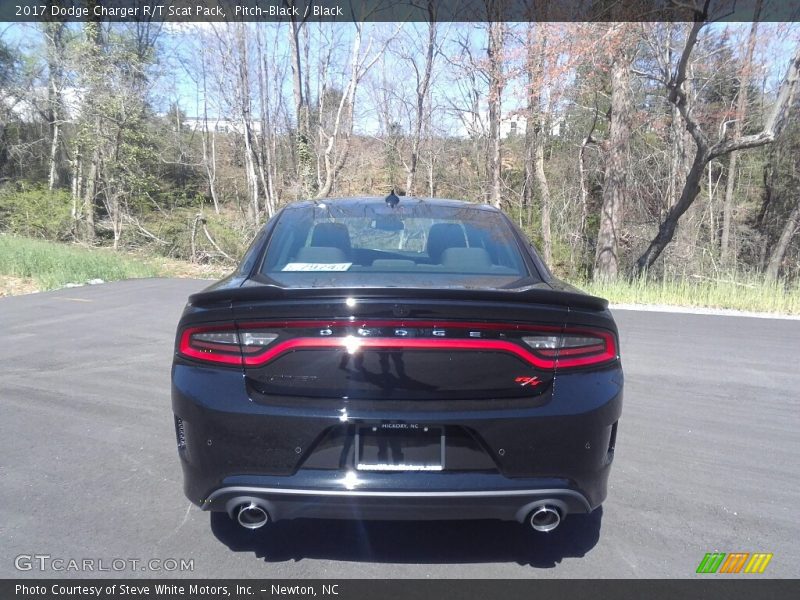 Pitch-Black / Black 2017 Dodge Charger R/T Scat Pack