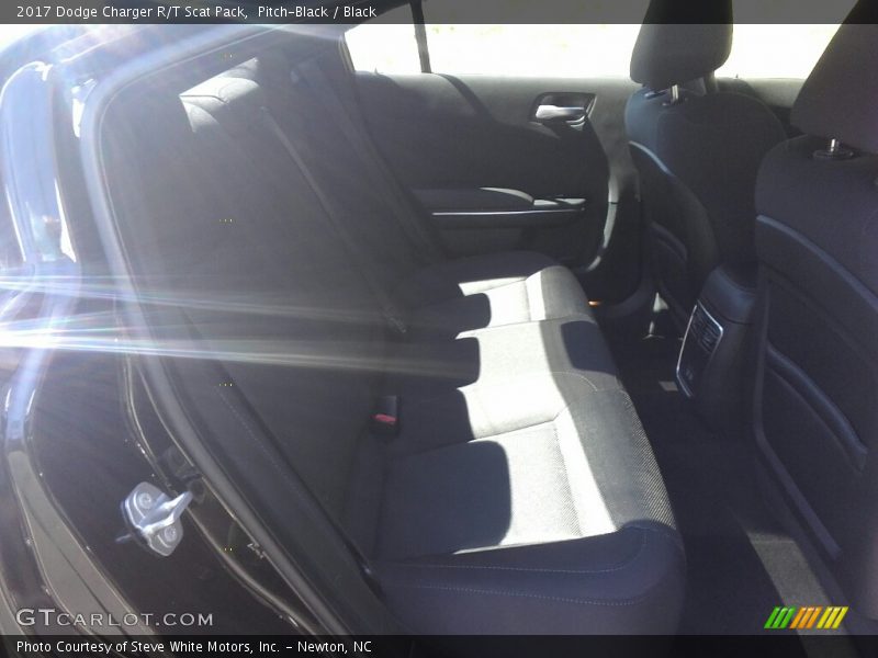 Pitch-Black / Black 2017 Dodge Charger R/T Scat Pack