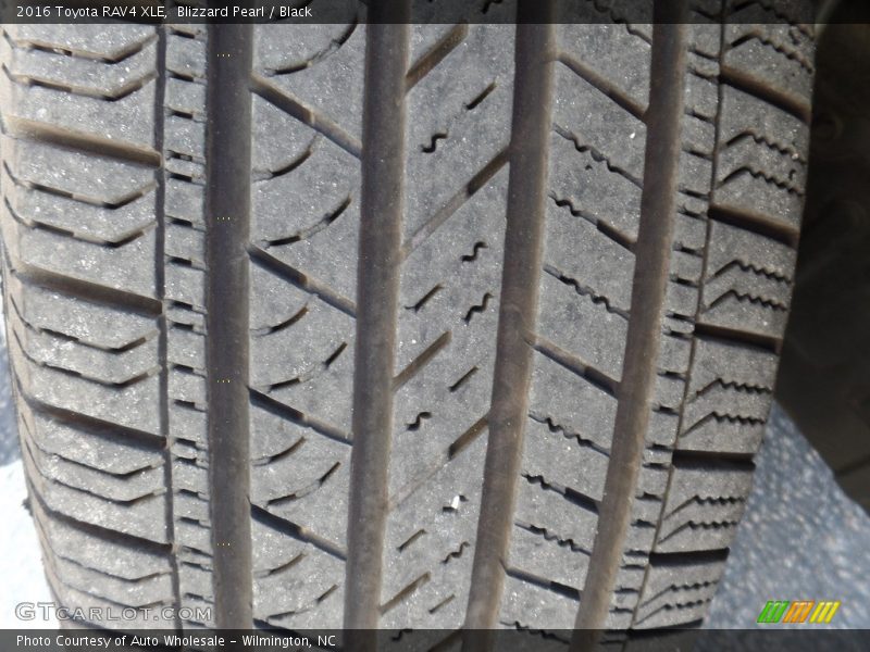 Blizzard Pearl / Black 2016 Toyota RAV4 XLE
