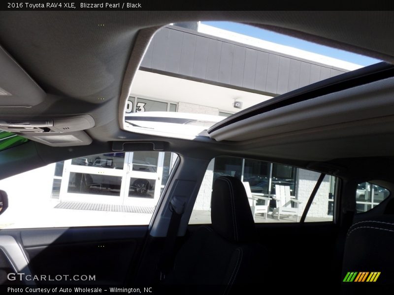 Blizzard Pearl / Black 2016 Toyota RAV4 XLE