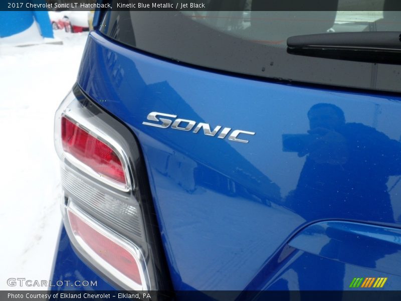 Kinetic Blue Metallic / Jet Black 2017 Chevrolet Sonic LT Hatchback