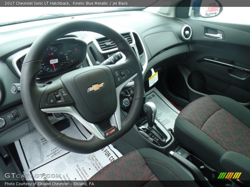 Kinetic Blue Metallic / Jet Black 2017 Chevrolet Sonic LT Hatchback
