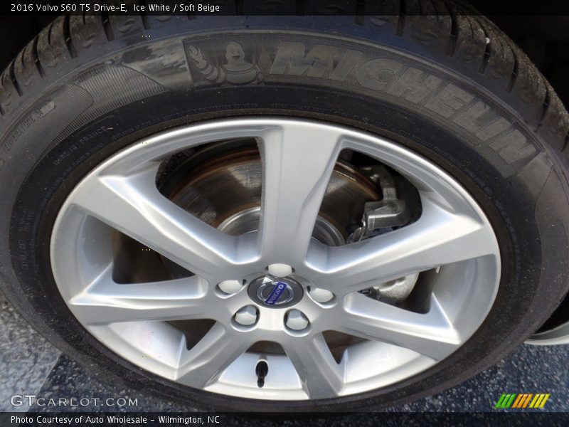 Ice White / Soft Beige 2016 Volvo S60 T5 Drive-E