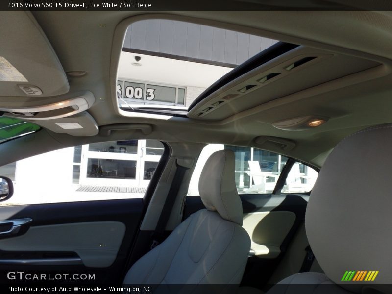Ice White / Soft Beige 2016 Volvo S60 T5 Drive-E
