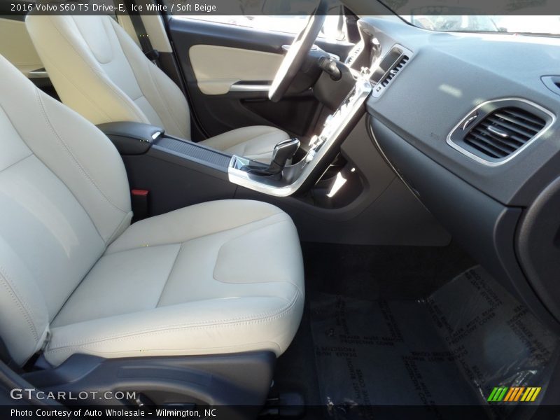 Ice White / Soft Beige 2016 Volvo S60 T5 Drive-E