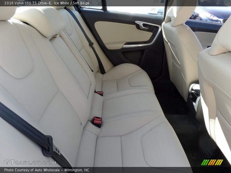 Ice White / Soft Beige 2016 Volvo S60 T5 Drive-E