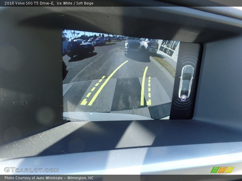 Ice White / Soft Beige 2016 Volvo S60 T5 Drive-E