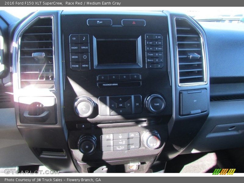 Race Red / Medium Earth Gray 2016 Ford F150 XLT SuperCrew