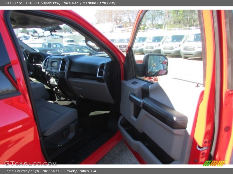 Race Red / Medium Earth Gray 2016 Ford F150 XLT SuperCrew