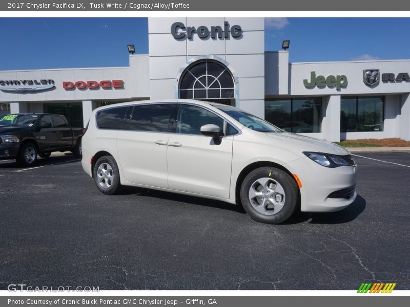 Tusk White / Cognac/Alloy/Toffee 2017 Chrysler Pacifica LX
