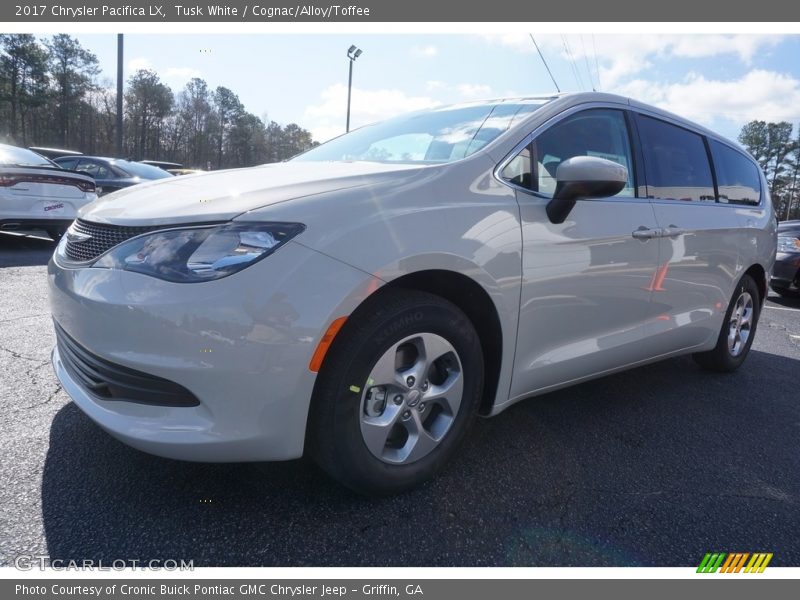 Tusk White / Cognac/Alloy/Toffee 2017 Chrysler Pacifica LX