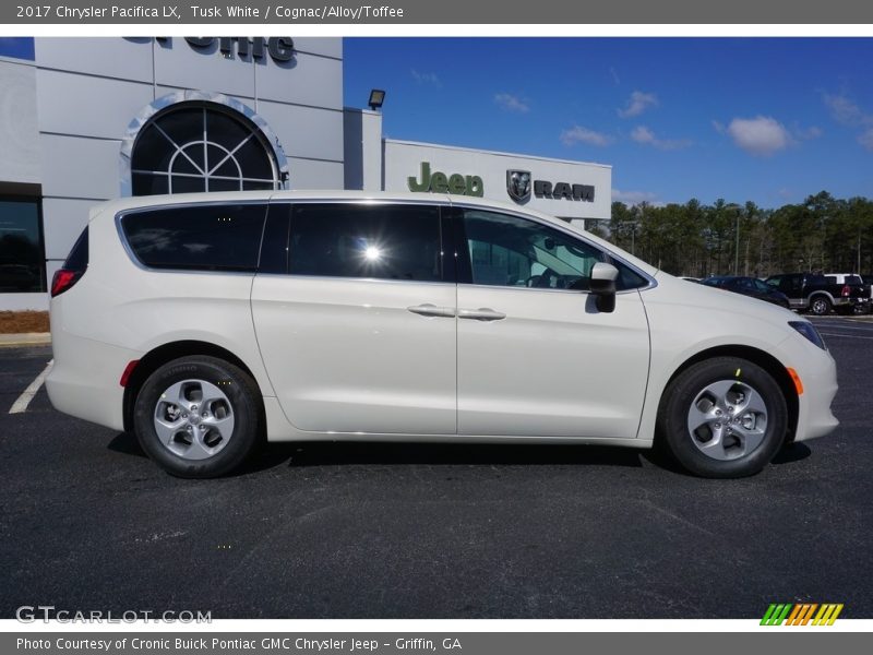 Tusk White / Cognac/Alloy/Toffee 2017 Chrysler Pacifica LX