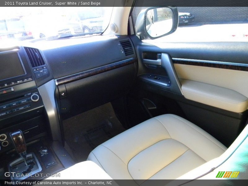 Super White / Sand Beige 2011 Toyota Land Cruiser