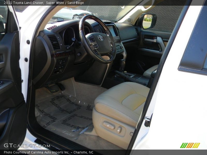Super White / Sand Beige 2011 Toyota Land Cruiser