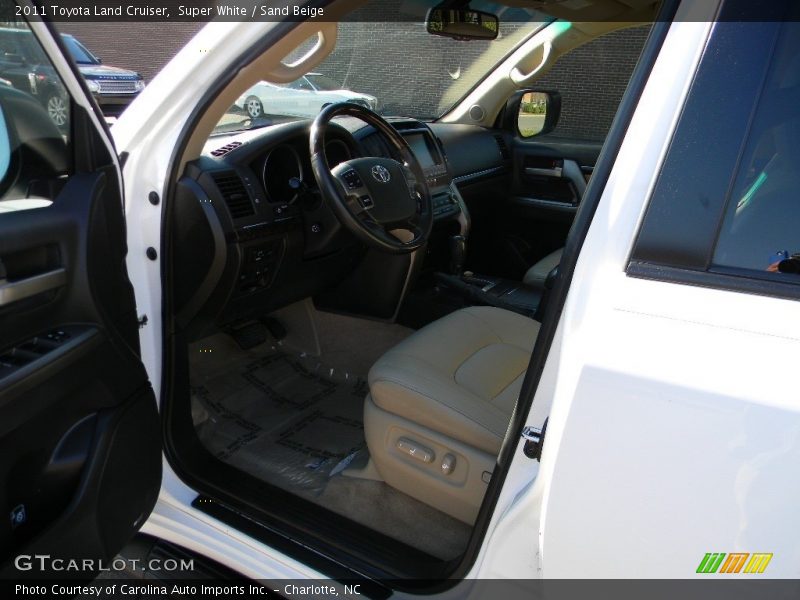 Super White / Sand Beige 2011 Toyota Land Cruiser