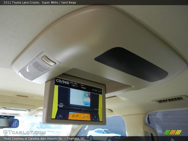 Super White / Sand Beige 2011 Toyota Land Cruiser