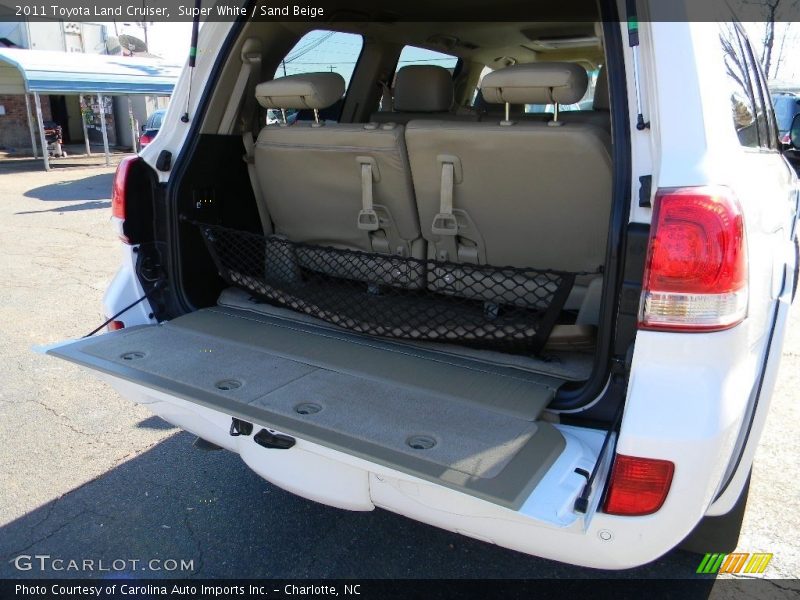 Super White / Sand Beige 2011 Toyota Land Cruiser